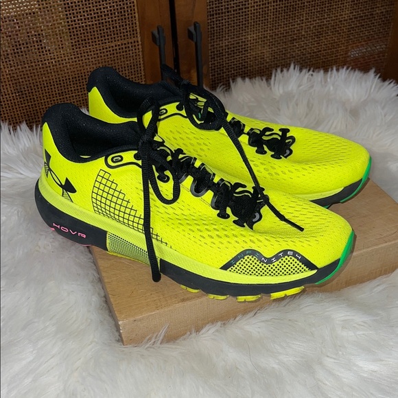 Under Armour HOVR Infinite 4 Yellow Ray Pink - Picture 1 of 8